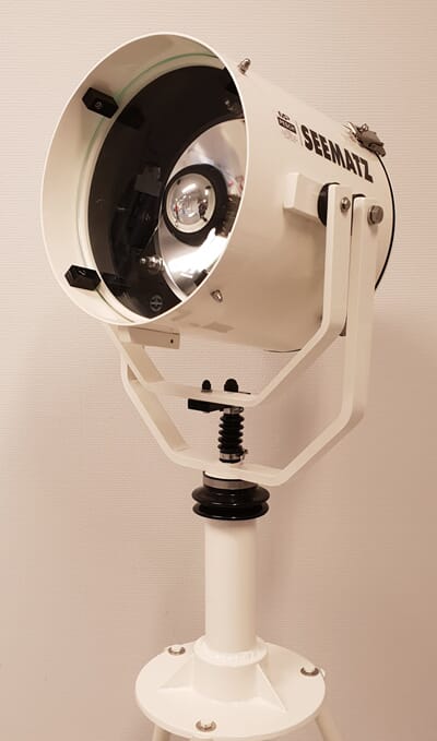 lyskaster-wh-351-hgs-24v-500w-b1550-e450mm-halogen_main-scaled.jpg