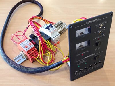 nodstromstavle-med-3-utganger-12v_main.jpg